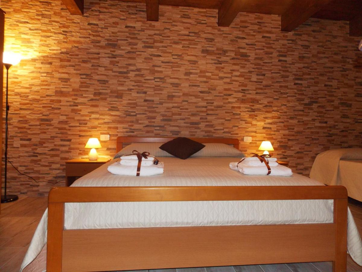 Il Vicoletto Bed & Breakfast Frascineto Exterior photo